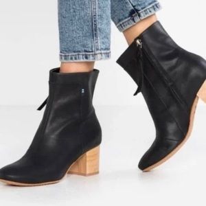 Toms black leather Evie boot size 8